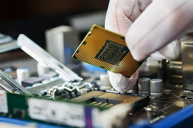 Electronic ceramic components and advanced ceramic materials